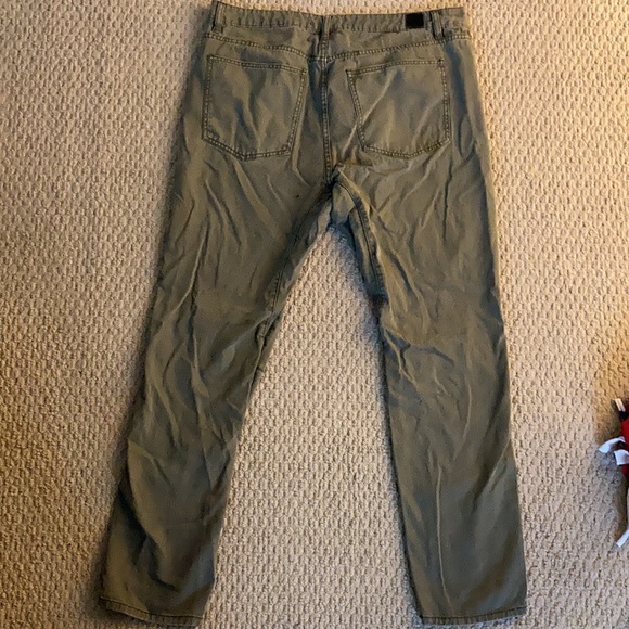 Jaywalker Ripped Jeans - Picture 2 of 2